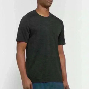 Men’s lululemon shirt